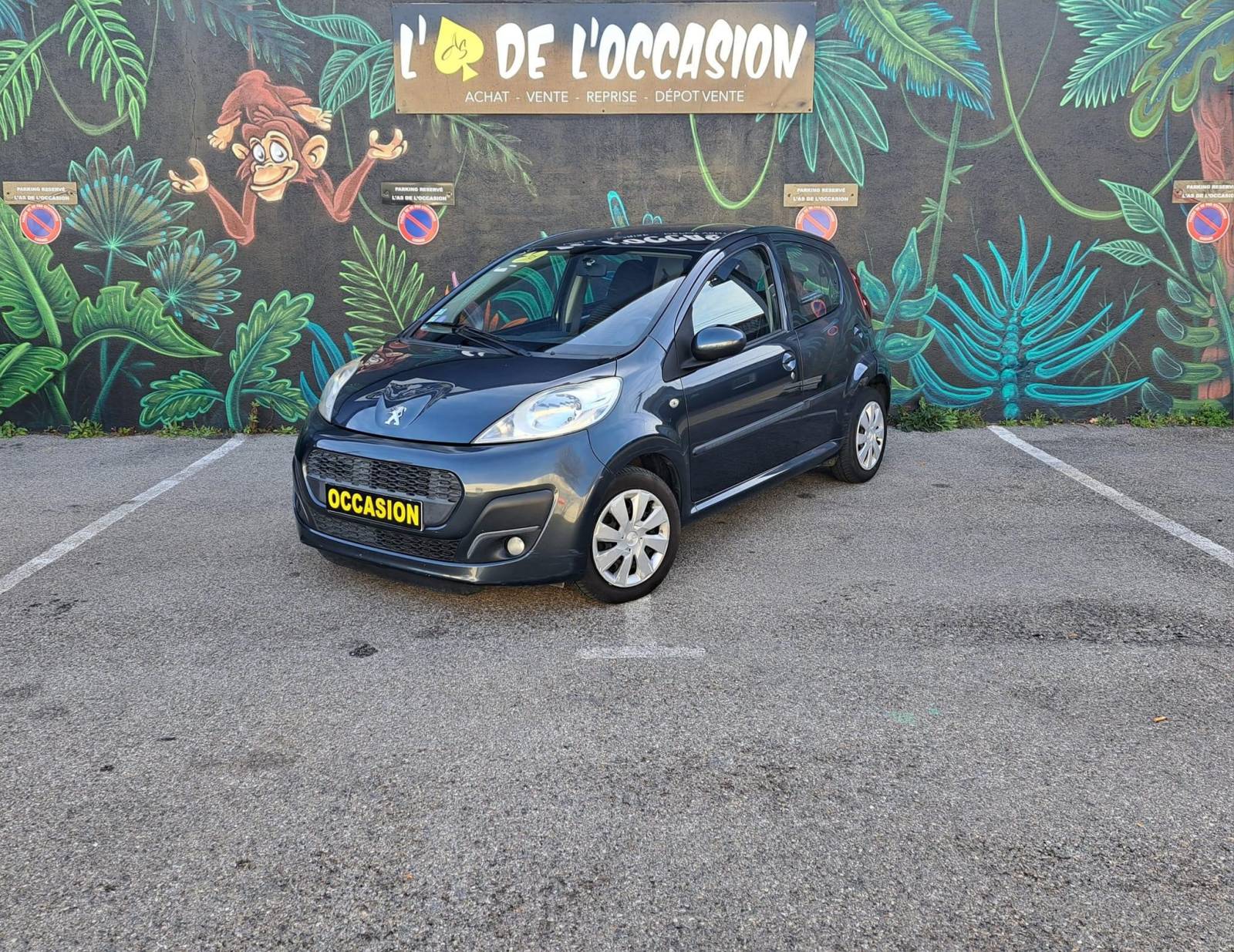 A vendre Peugeot 107 phase 2 essence boite manuelle 121 000 kms à Hyères