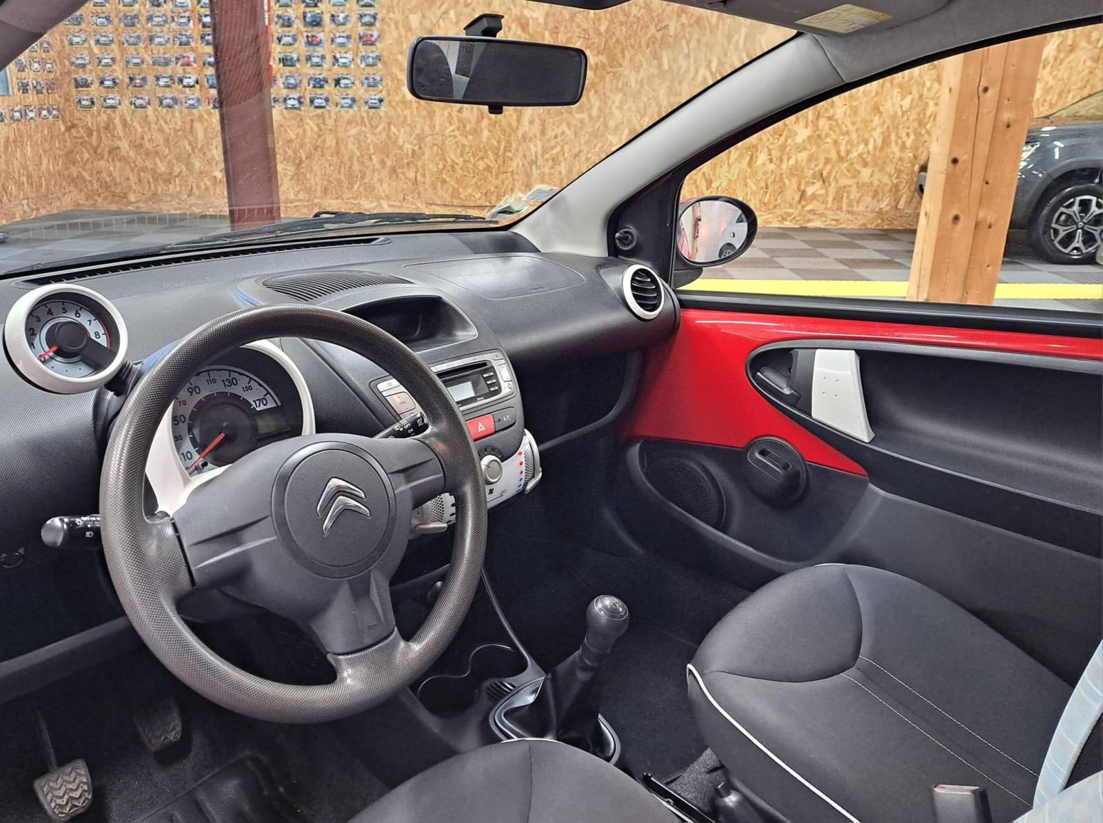 C1 d'occasion essence 3 portes rouge 1.0 12V Phase 2 avec 100 000KMS à Hyères