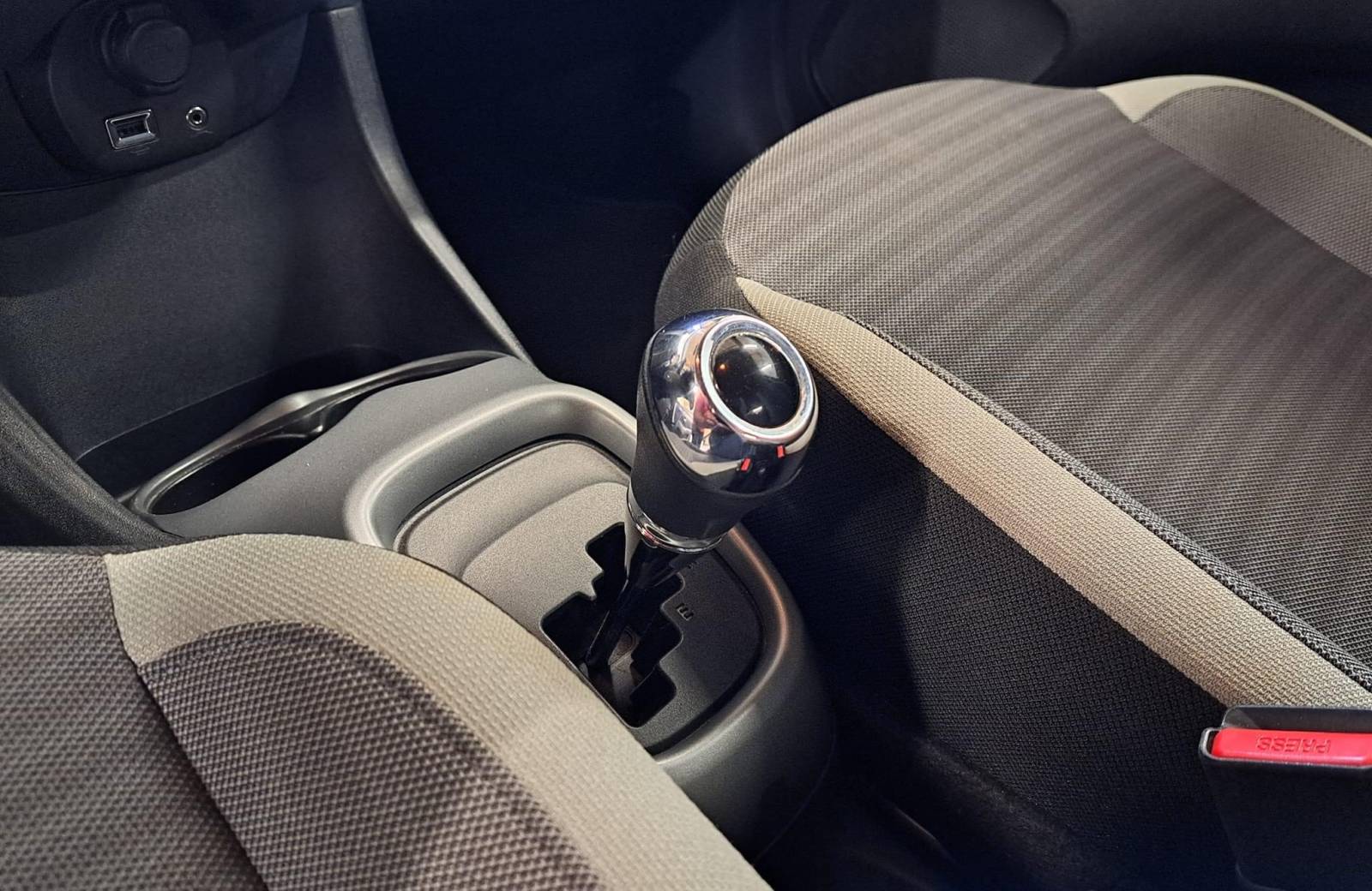 Vente d'une Toyota Aygo essence boite automatique 70 ch de 2019 avec 17 000kms proche de Toulon