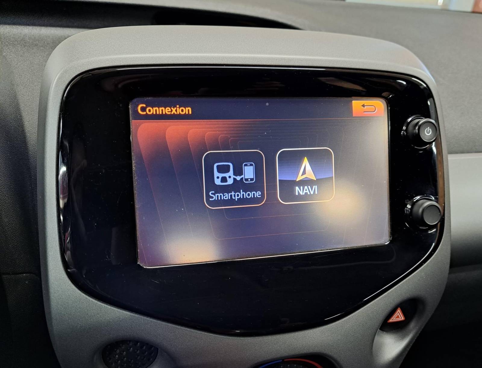 Vente d'une Toyota Aygo essence boite automatique 70 ch de 2019 avec 17 000kms proche de Toulon