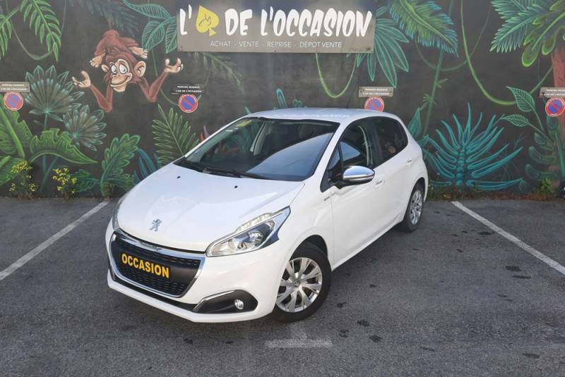 Professionnel pour l'achat d'un véhicule type citadine entretenu avec révision et nettoyage à Hyères