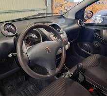 A vendre Peugeot 107 phase 2 essence boite manuelle 121 000 kms à Hyères